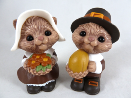 Vintage Hallmark Squirrel Pilgrim Salt Pepper Shakers