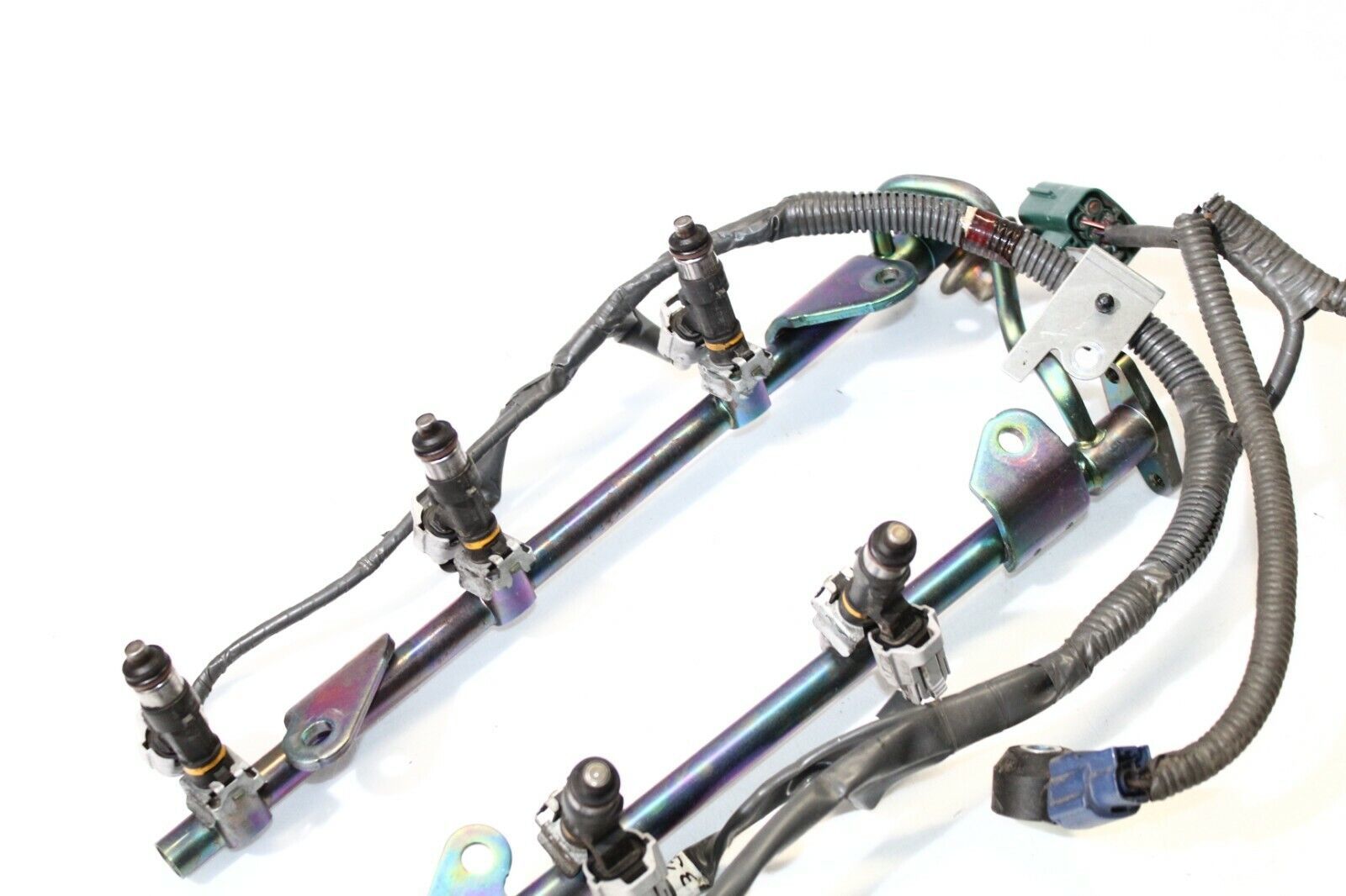 20052007 NISSAN 350Z INFINITI G35 COUPE FUEL RAIL WITH BLACK INJECTORS