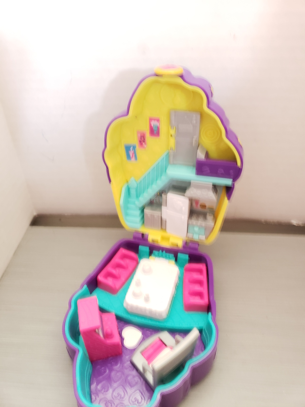 Polly Pocket Pocket World Cupcake Compact