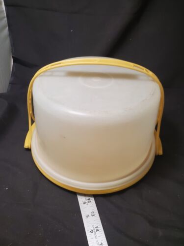 Vintage Tupperware Cake Carrier-round 