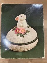 Vtg. Avon 1982 Bunny Luv Love Hand Painted Ceramic Trinket Box ln original box - $14.85