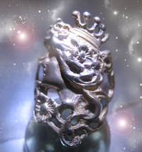 Haunted Antique Ring The Most Supreme Queen Golden Royal Collection Magick - $600.77