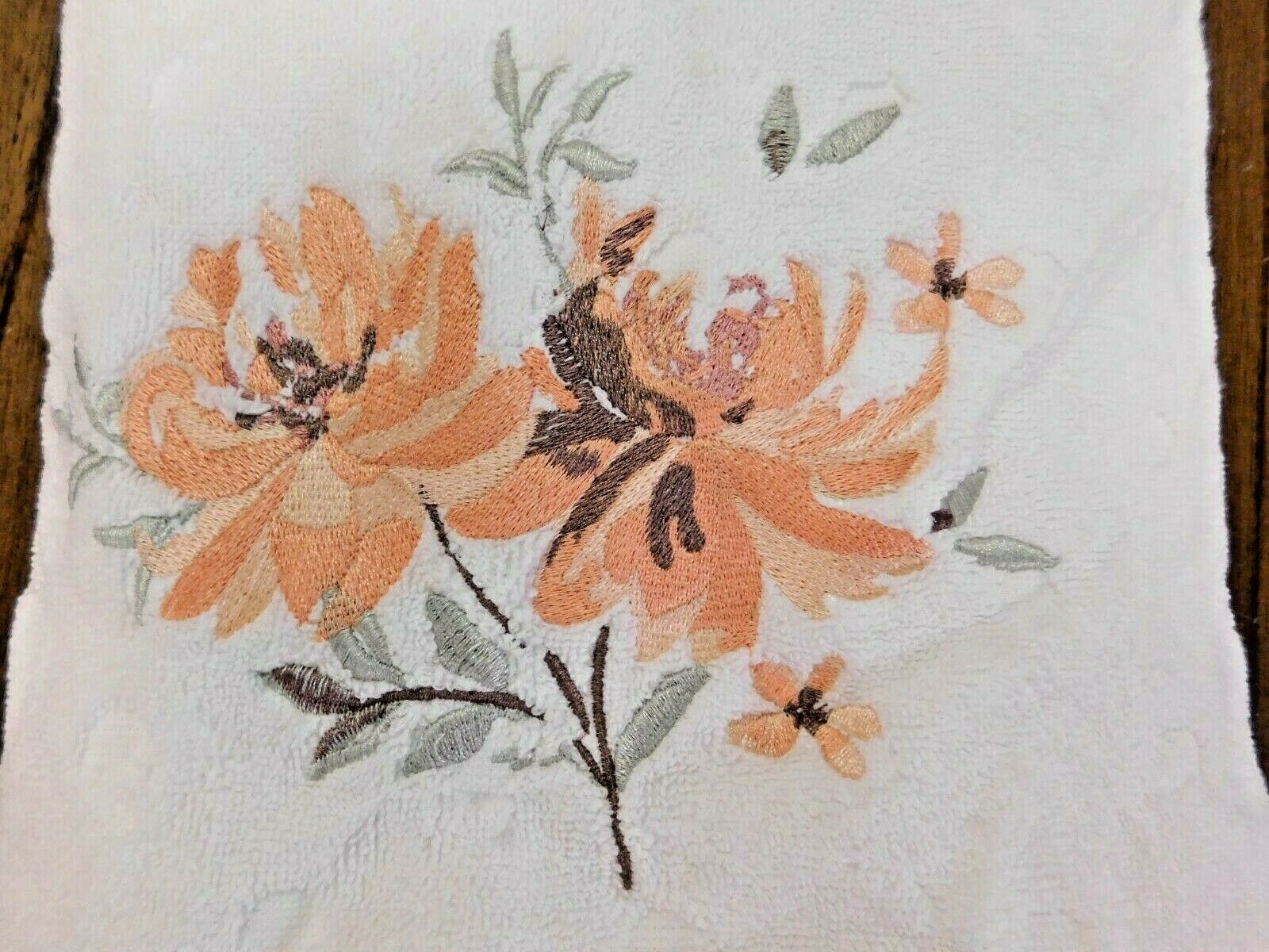 NeW CROSCILL LIANA BATH TOWEL 100 Cotton With Floral Embroidery Towels & Washcloths