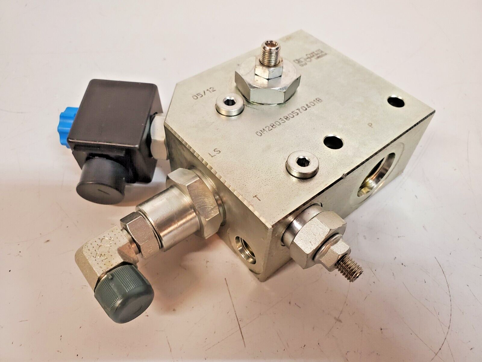 Rexroth Bosch Hydraulic Valve 87545337 F1858 OM280380570401B 14V