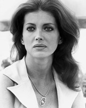 Gayle Hunnicutt 16X20 Canvas Giclee Beautiful 1970'S Pose - $69.99