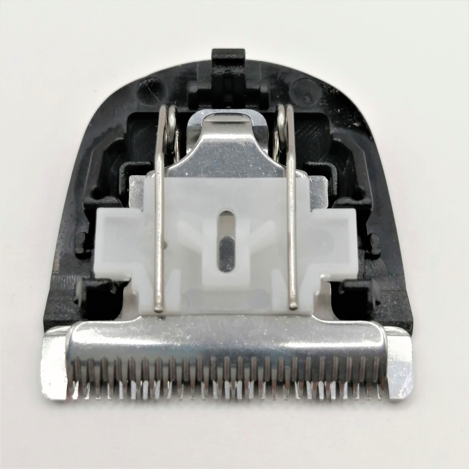  Wahl Professional 2-Hole Stagger-Tooth Clipper Blade