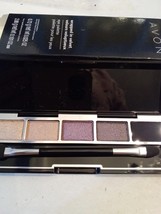 Avon Wrapped In Velvet Eye Shadow Palette Crushed Velvet 5 shades NIB Retired - $14.78