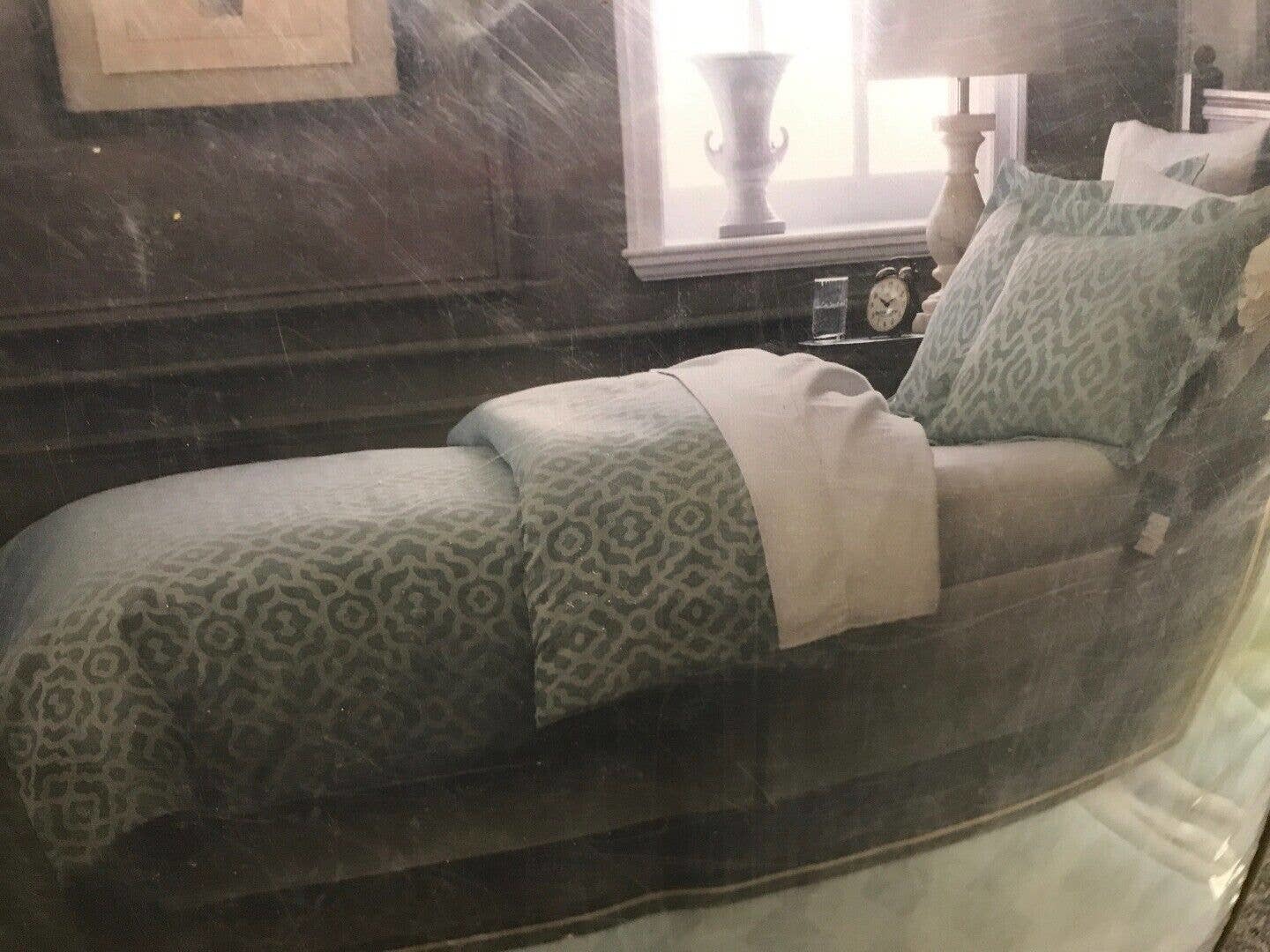 3 Piece QUEEN COMFORTER SET Light TEAL Color in ORIGINAL Bag with BONUS