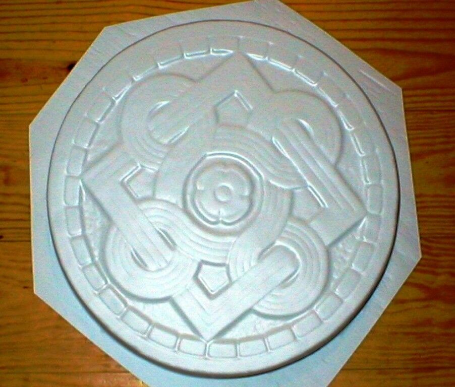 14 Round Stepping Stone Mold