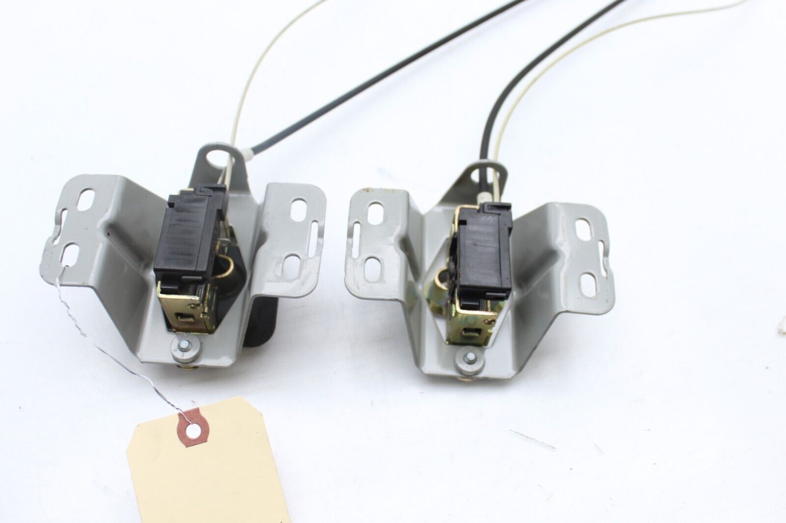 9704 MERCEDESBENZ SLK230 TRUNK LID LOCK LATCH ACTUATORS PAIR Q4555 Exterior Locks & Lock