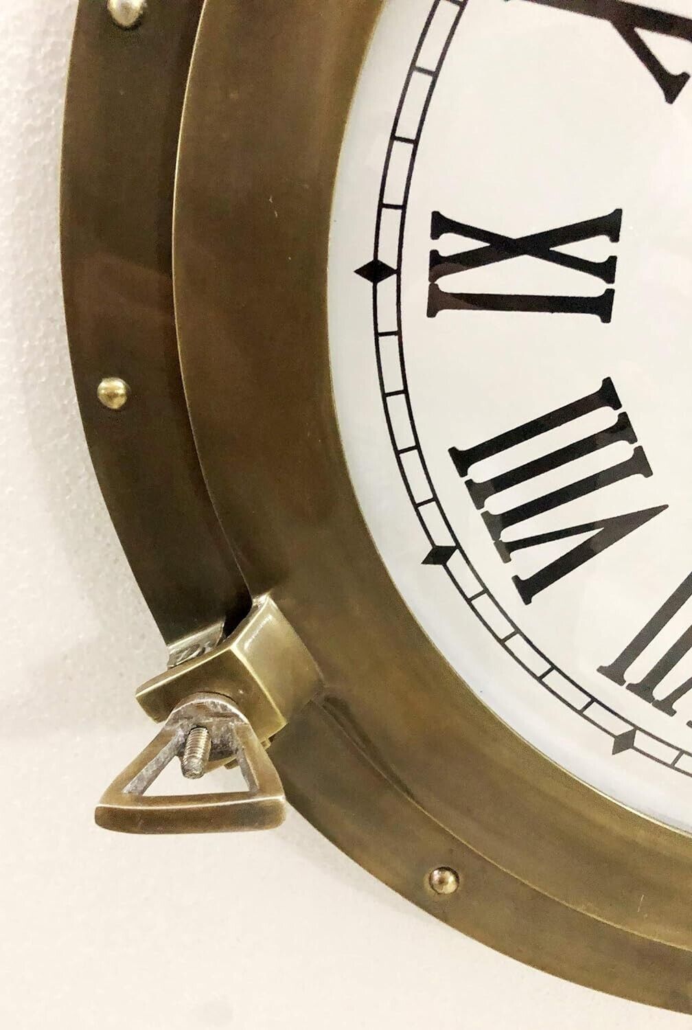 brass ship porthole clock 22.86 cm