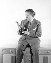 Charles Laughton Holding Oscar Statue 16x20 Canvas - $69.99