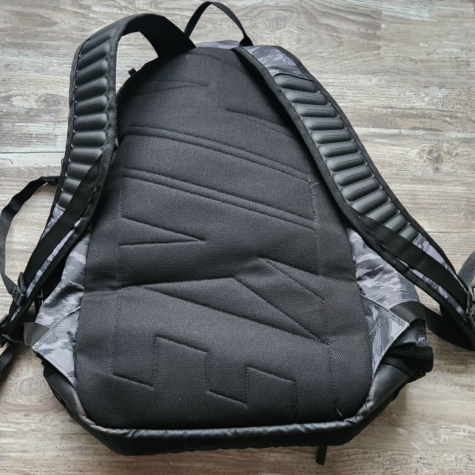 Nike Hoop Elite Max Air Team 2.0 Graphic Basketball Backpack Quad Zip Gray Camo Bags