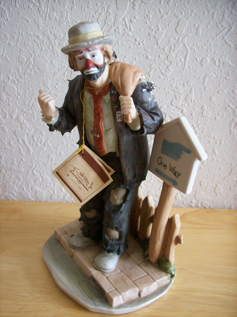 Emmett Kelly JR. “On the Road, Again” Figurine Sculptures & Figurines