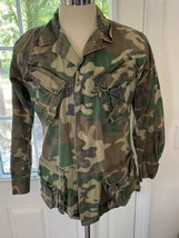 Vintage Vietnam War US Rip Stop Camouflage Jacket 8415 Slant Pocket Smal... - $74.24