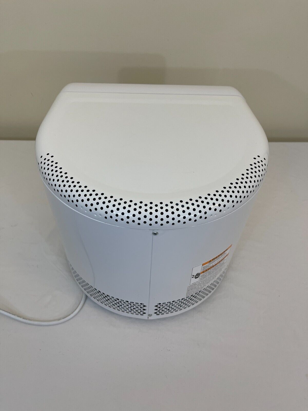 Whirlpool Microwave 0.5 Cu Ft. Small Countertop White WMC20005YW 1