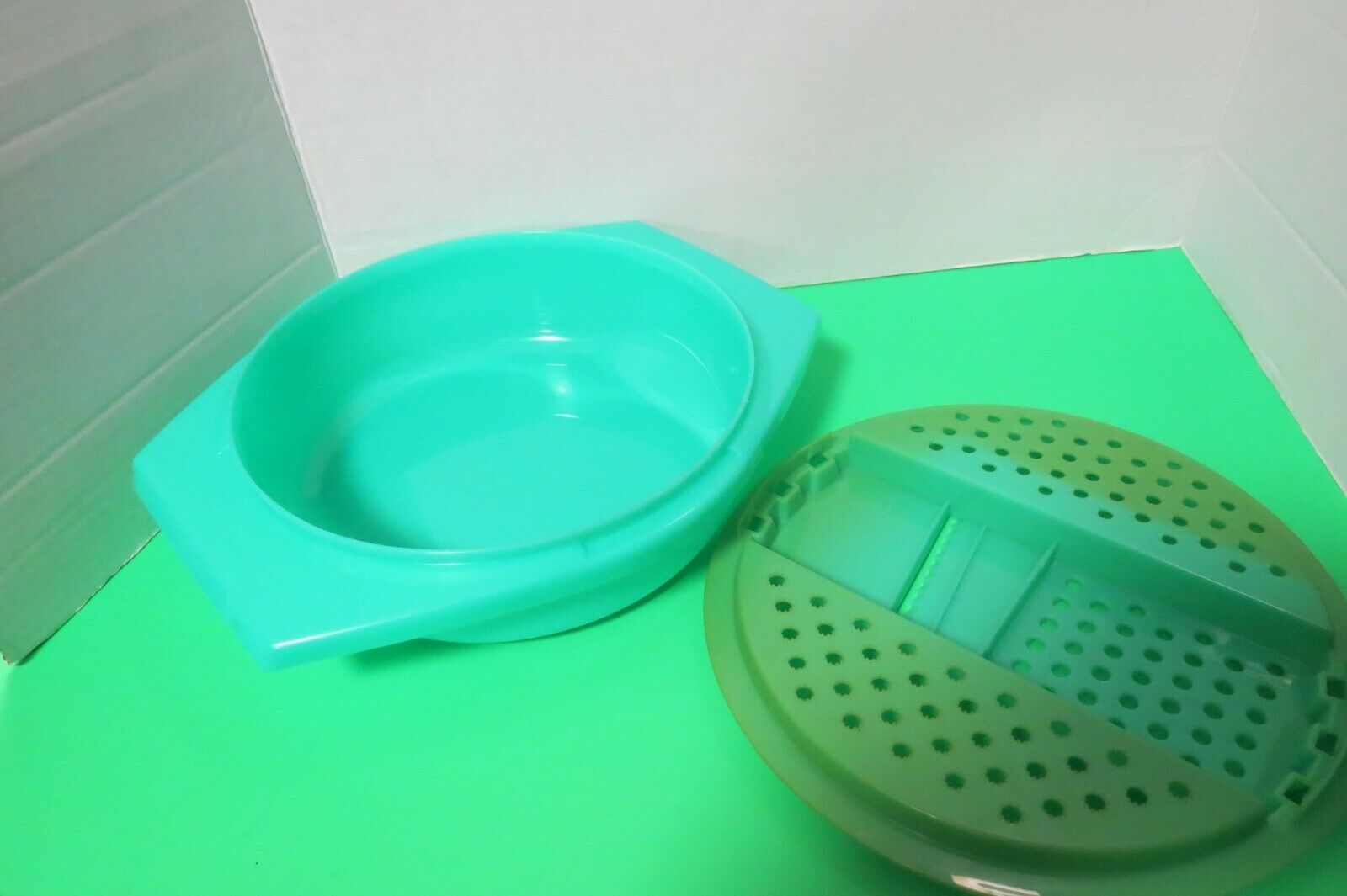 VINTAGE Tupperware Grater Bowl # 786-8 JADITE GREEN 3-Piece Set