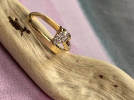 Beautiful  french vintage 18k yellow solid  gold Genuine diamond engagement ring - $319.00