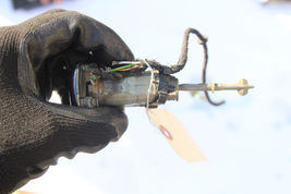 1998-2002 MERCEDES BENZ CLK430 CLK320 EXTERIOR FRONT LEFT DOOR HANDLE LOCK J132 image 4