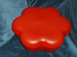 Tupperware 32 Cup Thatsa Bowl Red With White Lid #2539 B-4 Large