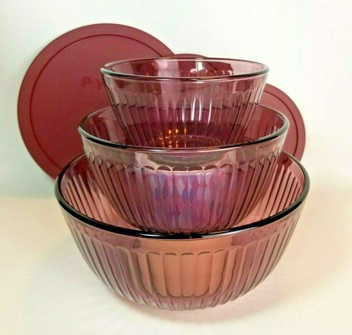 One Pyrex 3 Cup Ribbed Clear Rim Glass Bowl 