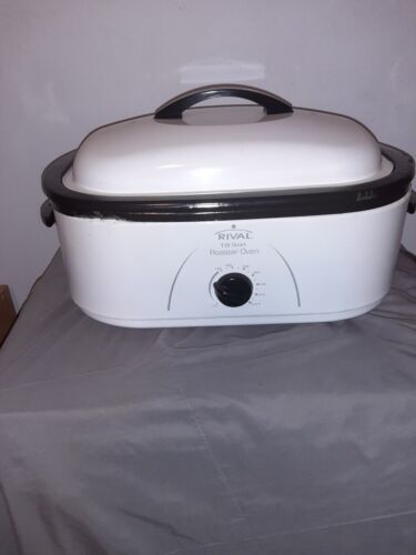 Toastmaster TM-151SCRD Slow Cooker 6 1/4 W/ Lid Red Crock Pot Mini Size -  Works