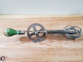 Vintage Maynard Hand Mixer With Green Wood Knob Spinner 