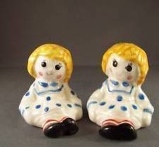 Avon 'Country Kitchen' Salt and Pepper Shakers –