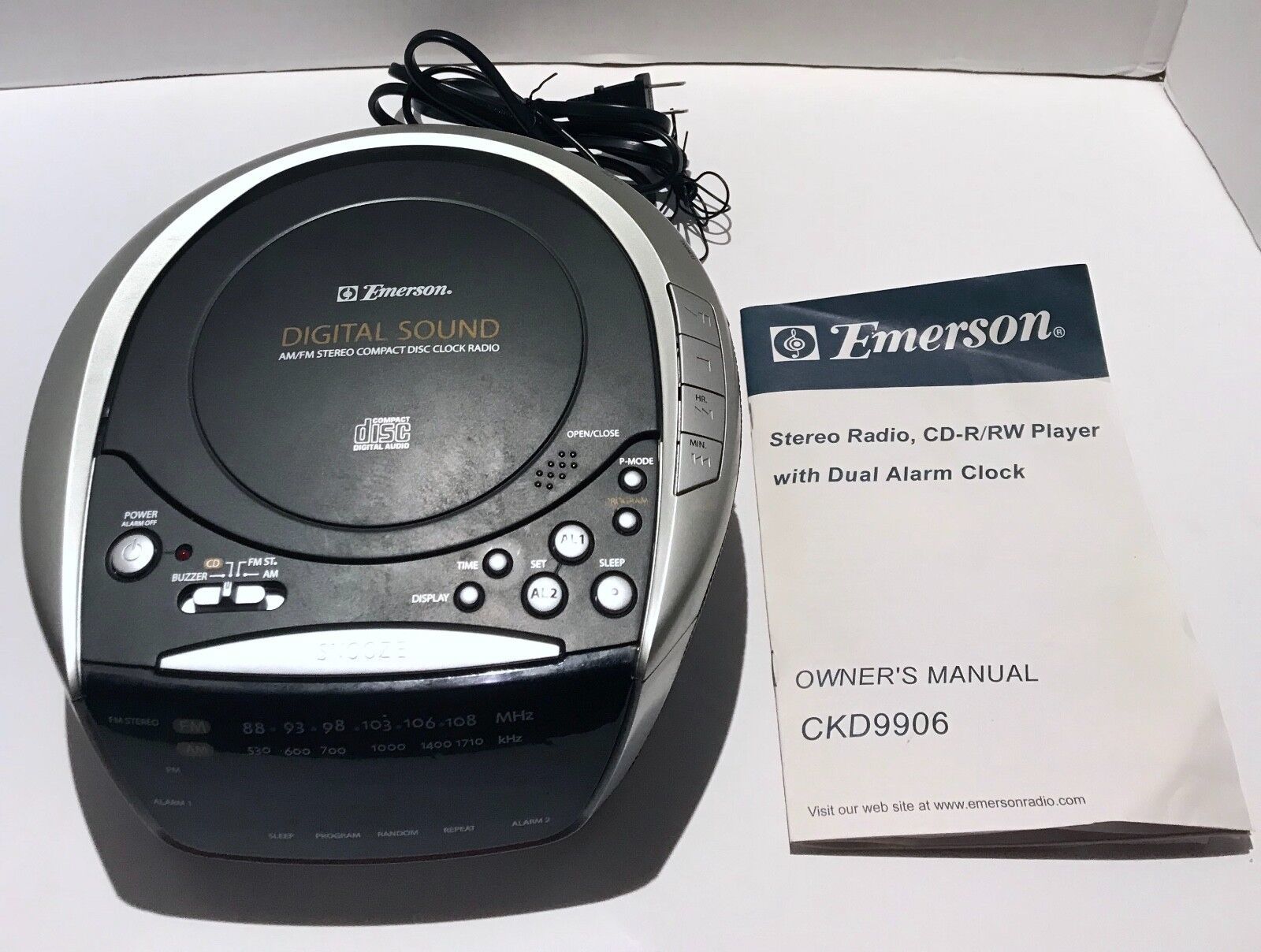 Emerson Compact Disc Clock AM/FM Stereo Radio Model CKD9906 With Owners