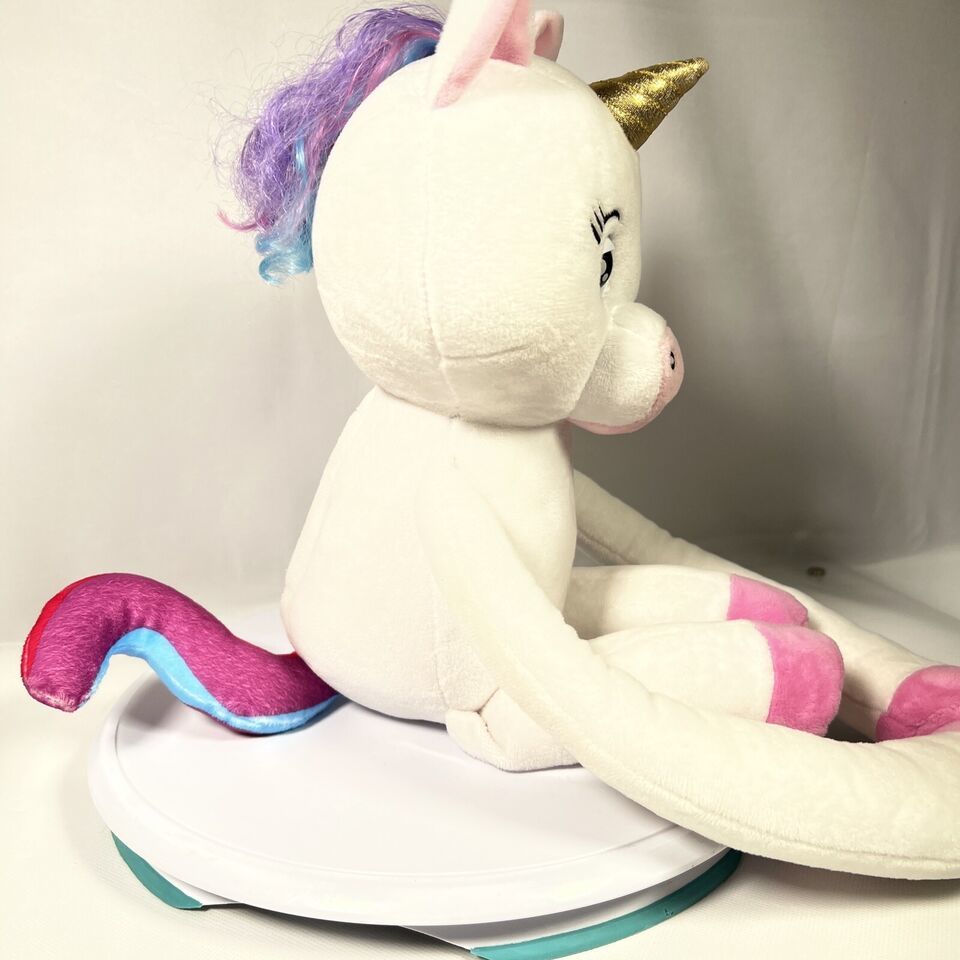 WowWee Fingerlings Unicorns: interactive toy robot