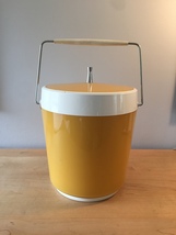 Vintage 70s ice bucket by West Bend (atomic gold/white thermal) image 1