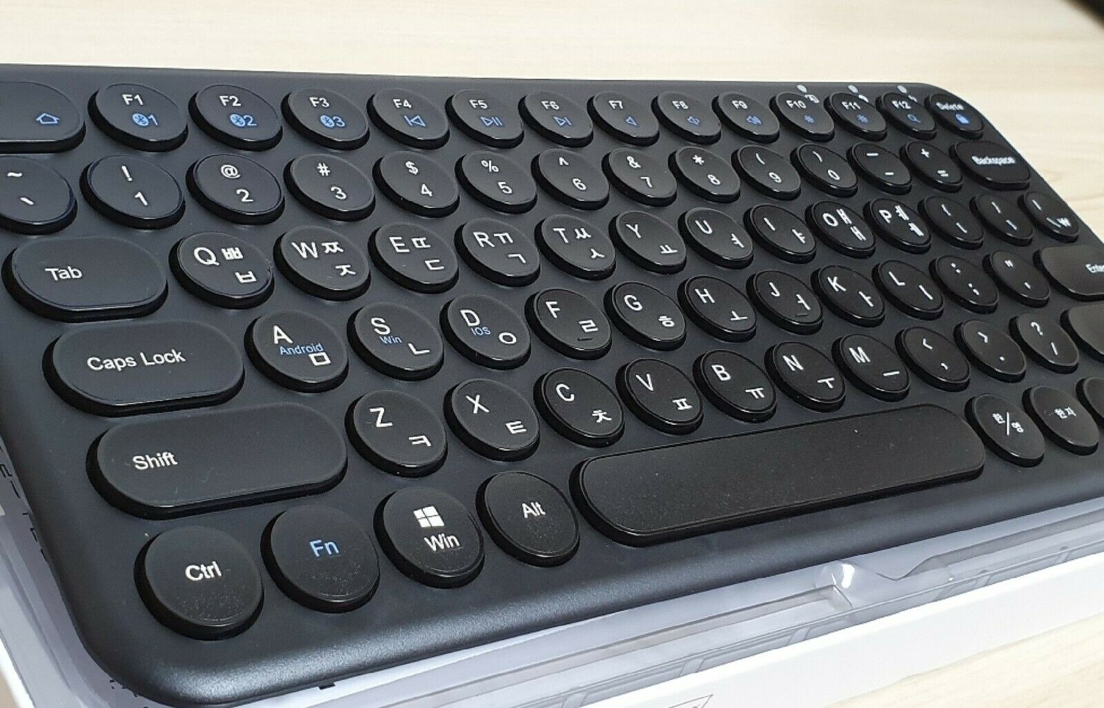 Inote Multi Pairing 3.0 Wireless Bluetooth Keyboard, Korean