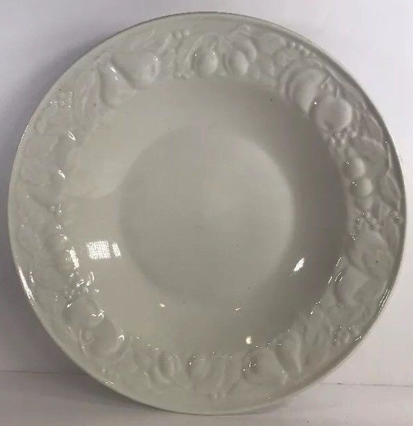 Fruit de Blanc Tabletops Unlimited 4 Coupe Soup Bowls Set Embossed