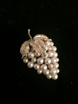 Vintage 50s pearl grapes and 3 gold leaves & vines brooch