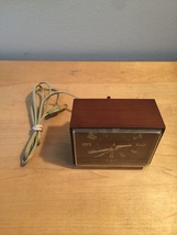Vintage 60s Westclox Electric "Dunbar" clock with sweep second hand and alarm image 3
