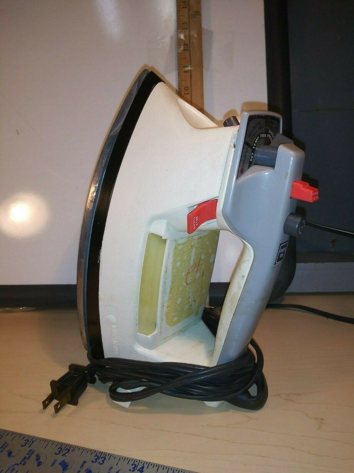 Black & Decker Wrap and Rest IRON model S7F438WH - $10.00
