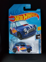 Mattel Hot Wheels Morris Mini HW Race Team