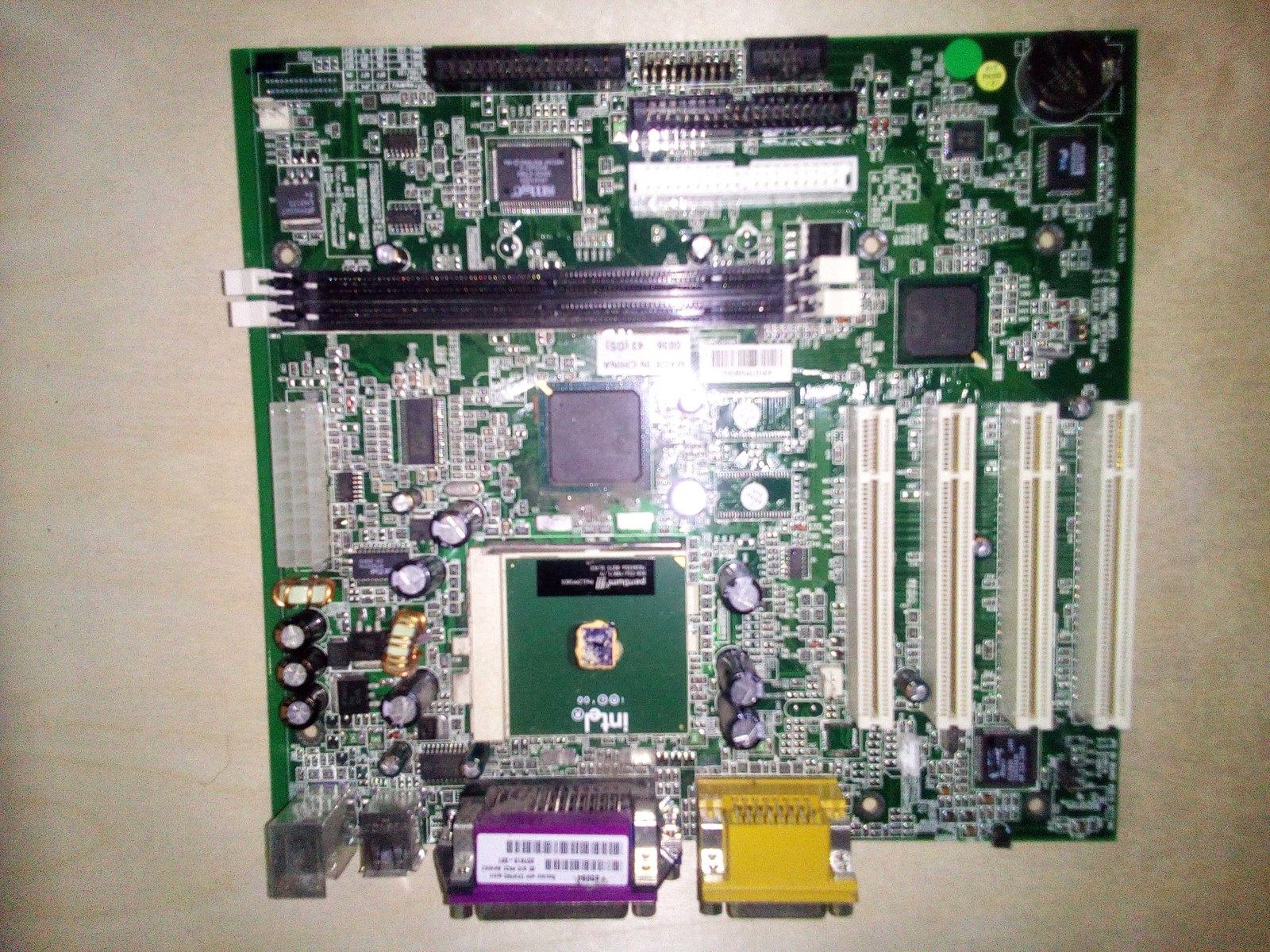 Compaq Presario 5BW284 series 5000 MOTHERBOARD 207613001 Motherboards