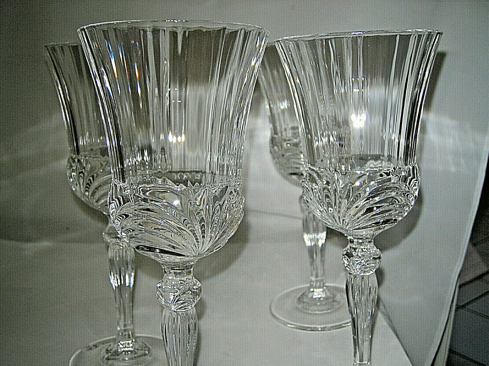 Royal Crystal Rock (RCR) Crystal Clear Wine Glasses ~ Set of 4 ~ 7 Tall