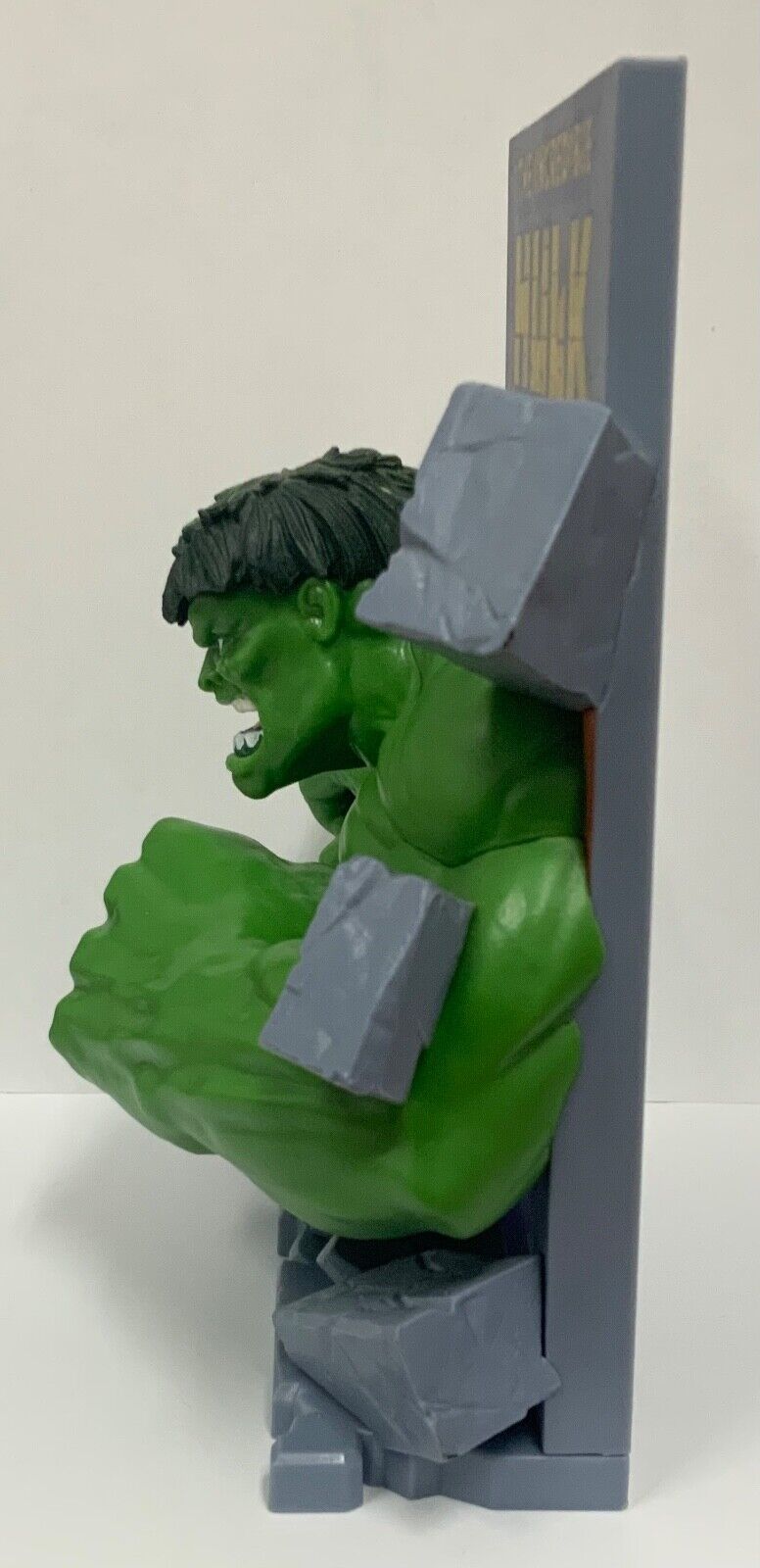 The Incredible Hulk Loot Crate Marvel Comic Standee 3D Burst Through A ...