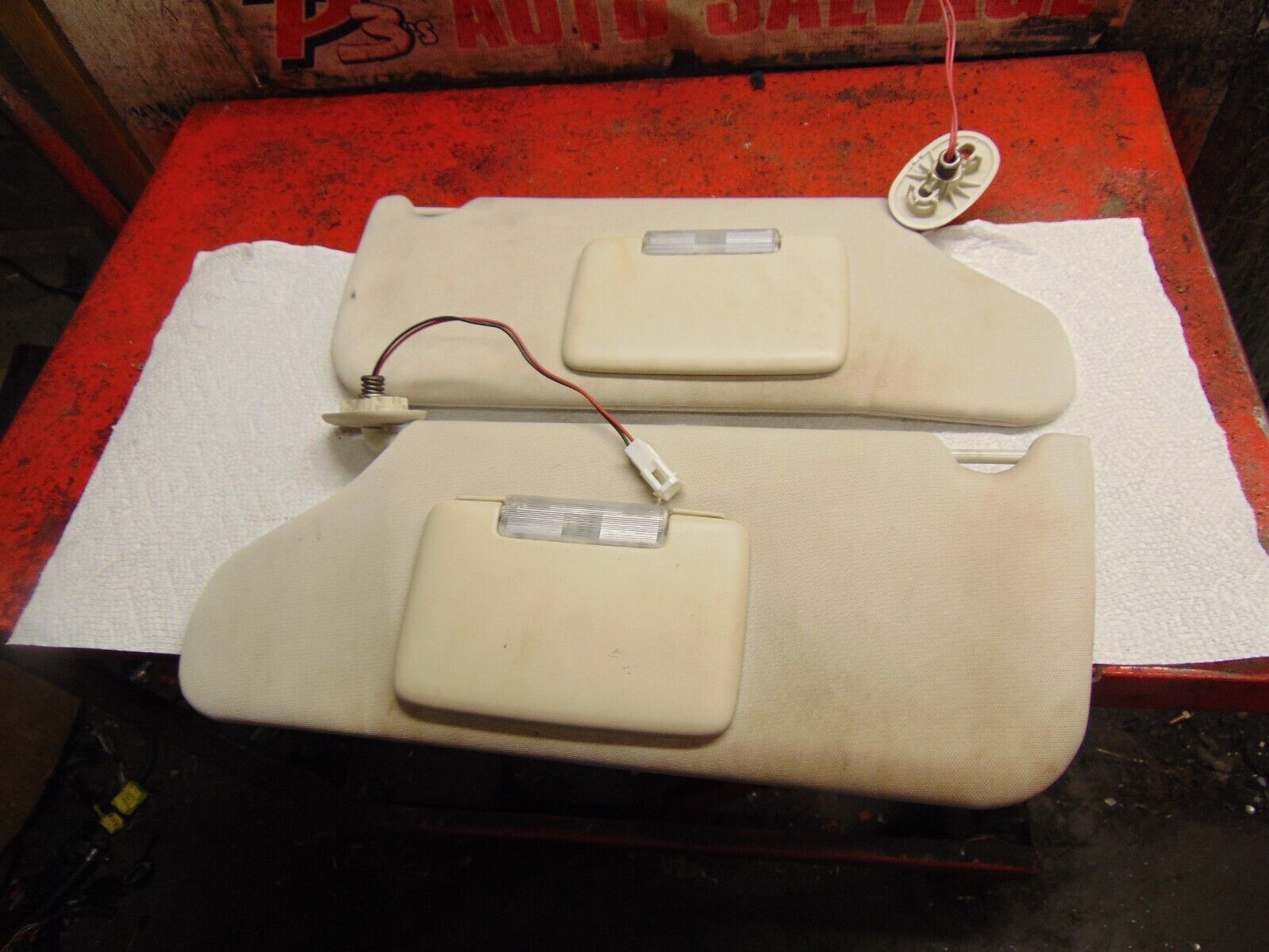 12 11 10 09 08 Jeep Liberty oem right & left sunvisor sun visor set pair Sun Visors