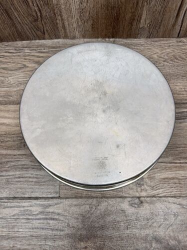 Wear-Ever No. 2715 Aluminum 9" x 1 1/2" Round Cake Pan - Good Condition - $12.85