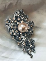 Estate Silvertone Ribbon with Large Faux Pearl &amp; Clear Acrylic Rhineston... - $13.99