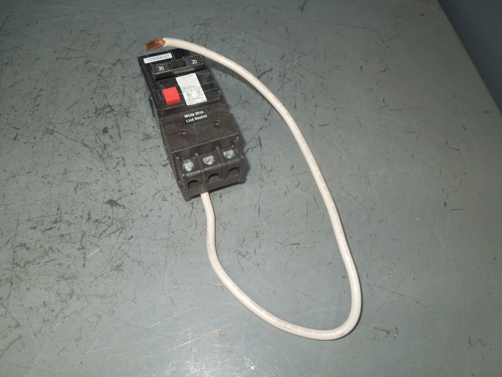 Siemens Type BLE BE220 20A 2p 240V Equipment Protection Ground Fault 30mA Used Circuit Breakers