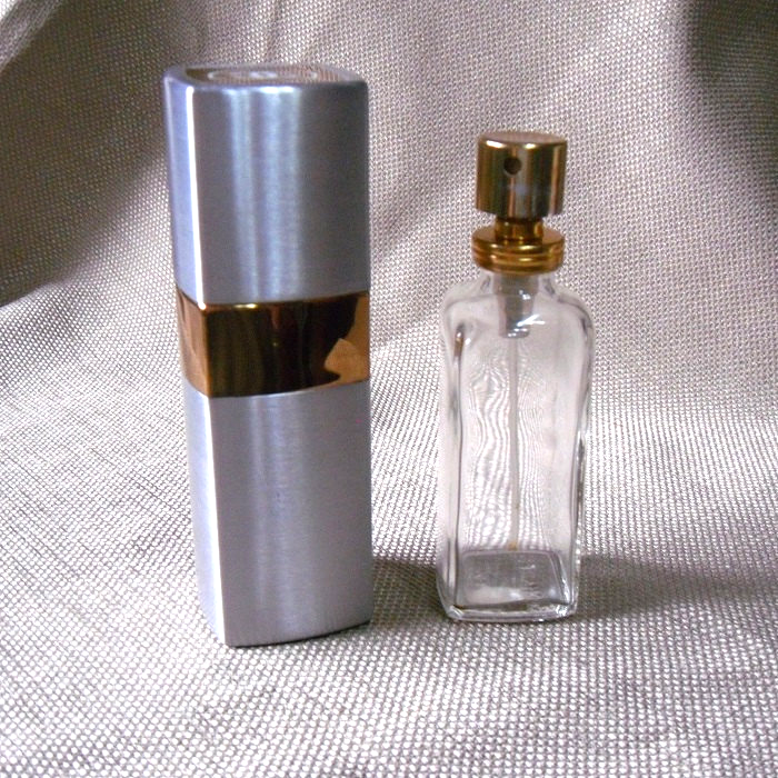 2-EMPTY Vintage CHANEL NO. 5 Black & Gold 1.7 OZ Spray Cologne Bottle EMPTY  PROP