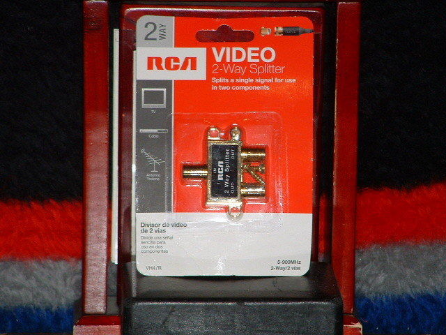 Primary image for New in package RCA Video 2-Splitter-VH47R