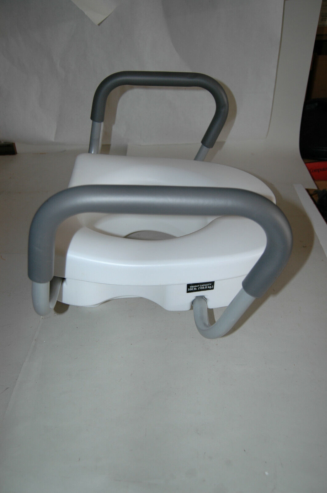 Equate Locking Raised Toilet Seat w/adjustable comfort Handles, White