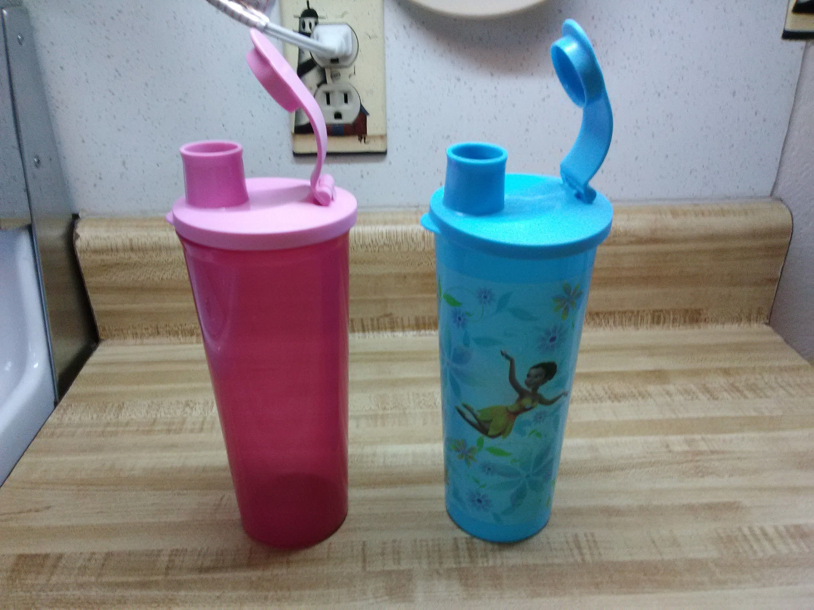 Tupperware Drinking Glasses in Drinkware 