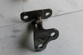 16-17 JAGUAR XE DRIVER LEFT SIDE DOOR UPPER HINGE BRACKET FRONT or REAR M1491 image 3