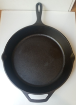 2 - 8 in and 10.5in Cast Iron Skillet Smooth Bottom Sits Flat MadeinTaiwan